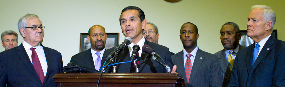 LA mayor hits Republican efforts to woo Latinos